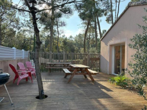 Maison aux portes de la forêt avec piscine privée, Wi-Fi et animaux admis - FR-1-323-558
